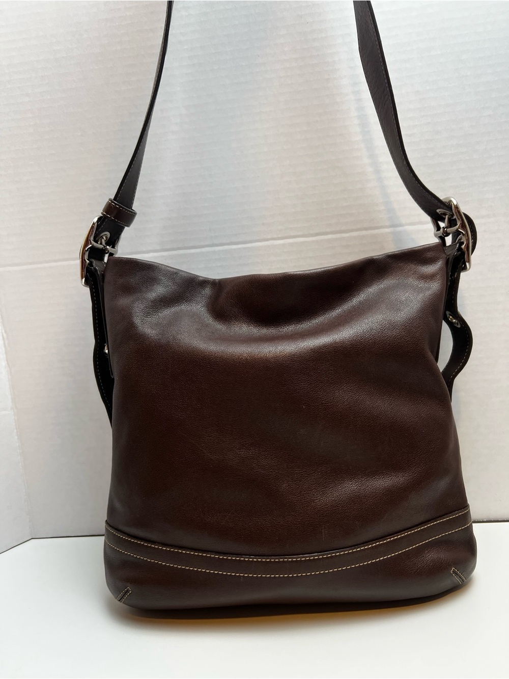 Coach Soho Duffle Brown Leather Slim Crossbody Bag Shoulder Purse Grommets 1415 - Picture 3 of 14